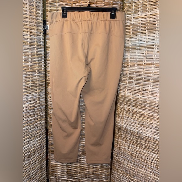 #115 Lululemon On The Fly 7/8 Pant *27"
Saddle Brown - Sz 10 Luxtreme Rare - Picture 5 of 8